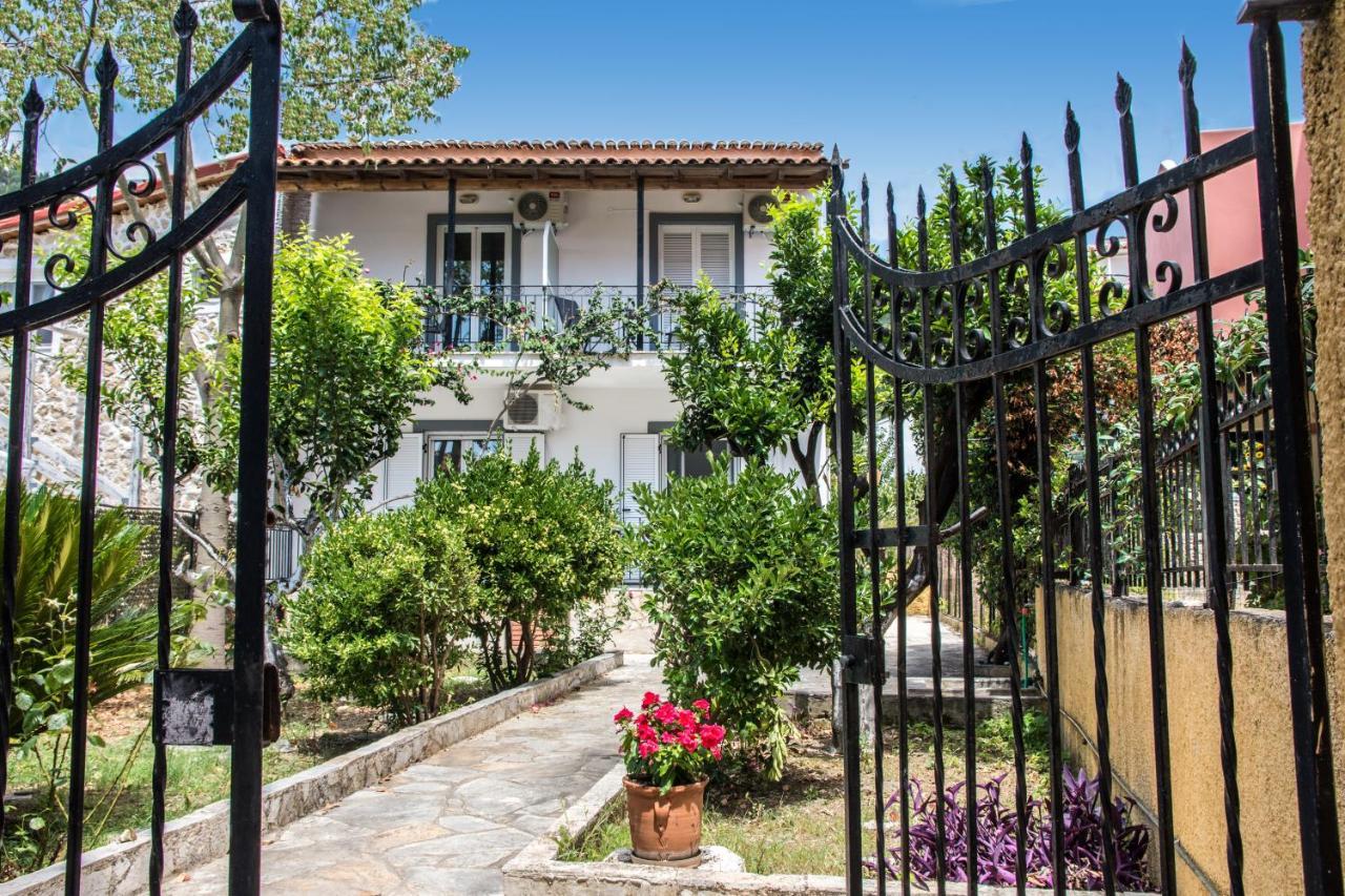 Irini Apartments And Studios Айос-Гордіос Екстер'єр фото