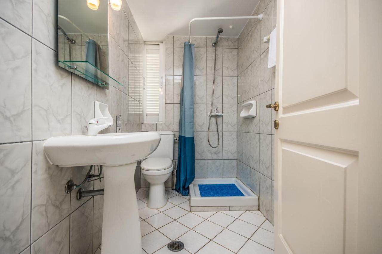 Irini Apartments And Studios Айос-Гордіос Екстер'єр фото